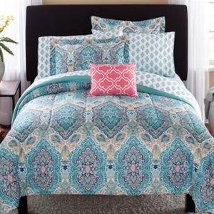 Mainstays Bed in a bag paisley full set